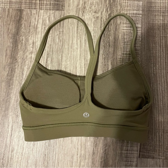Green Lululemon Flow Y Nulu Bra Size 2 - Picture 2 of 3